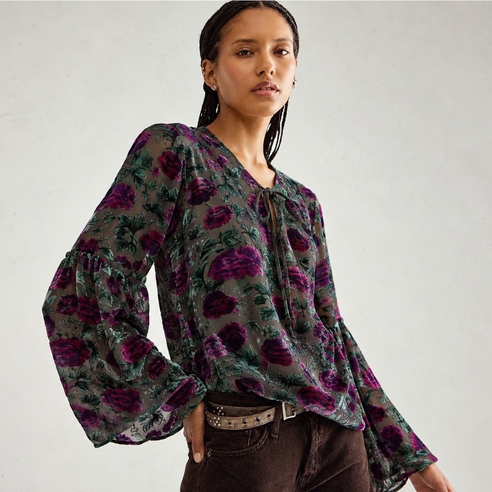 Floral Burnout Velvet Blouse Womens Size S Purple Boho Whimsy Bell Sleeve Top